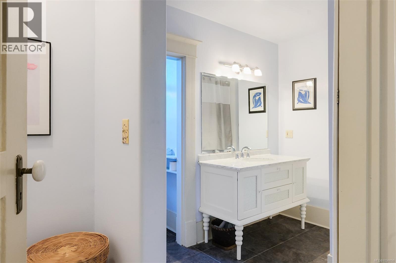 1802 Hollywood Cres, Victoria, British Columbia  V8S 1J5 - Photo 29 - 1036050
