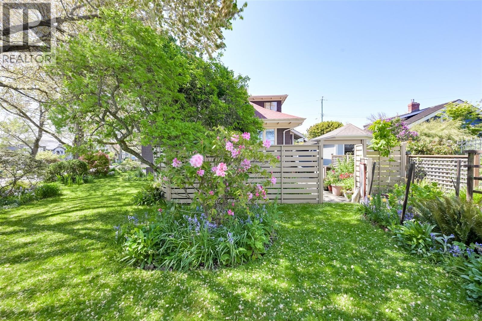 1802 Hollywood Cres, Victoria, British Columbia  V8S 1J5 - Photo 71 - 1036050