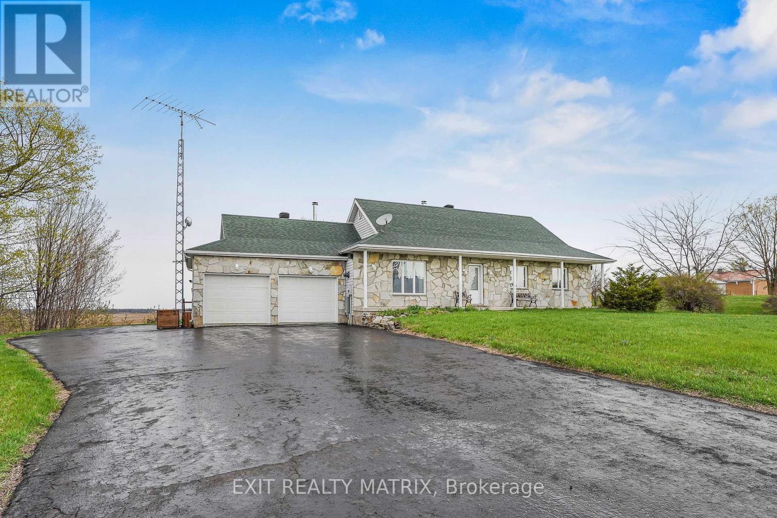 7930 Arthur Lavigne Street, East Hawkesbury, Ontario  K0B 1M0 - Photo 2 - X13095022
