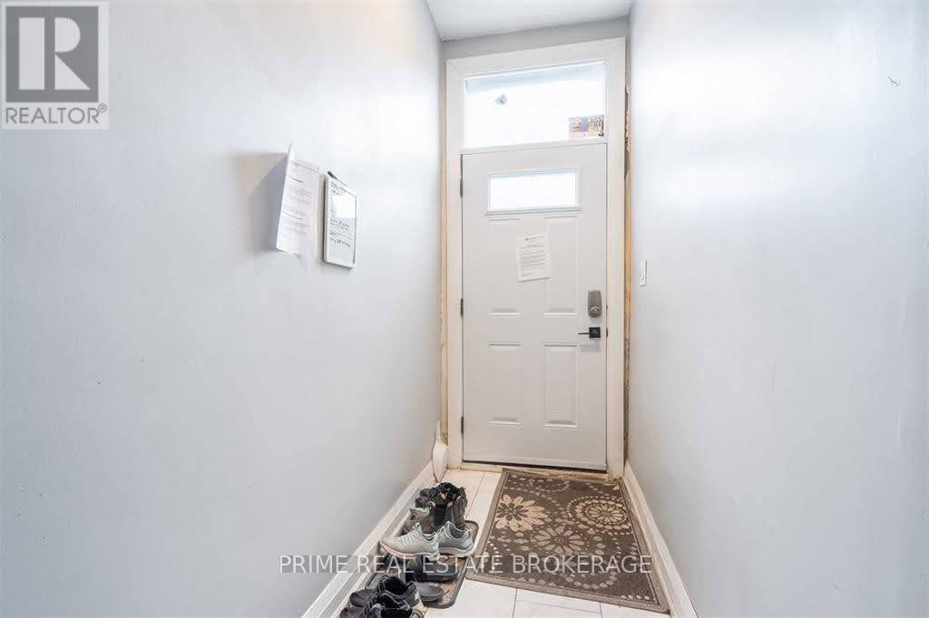 203 John Street N, Hamilton, Ontario  L8L 4P4 - Photo 3 - X13094994