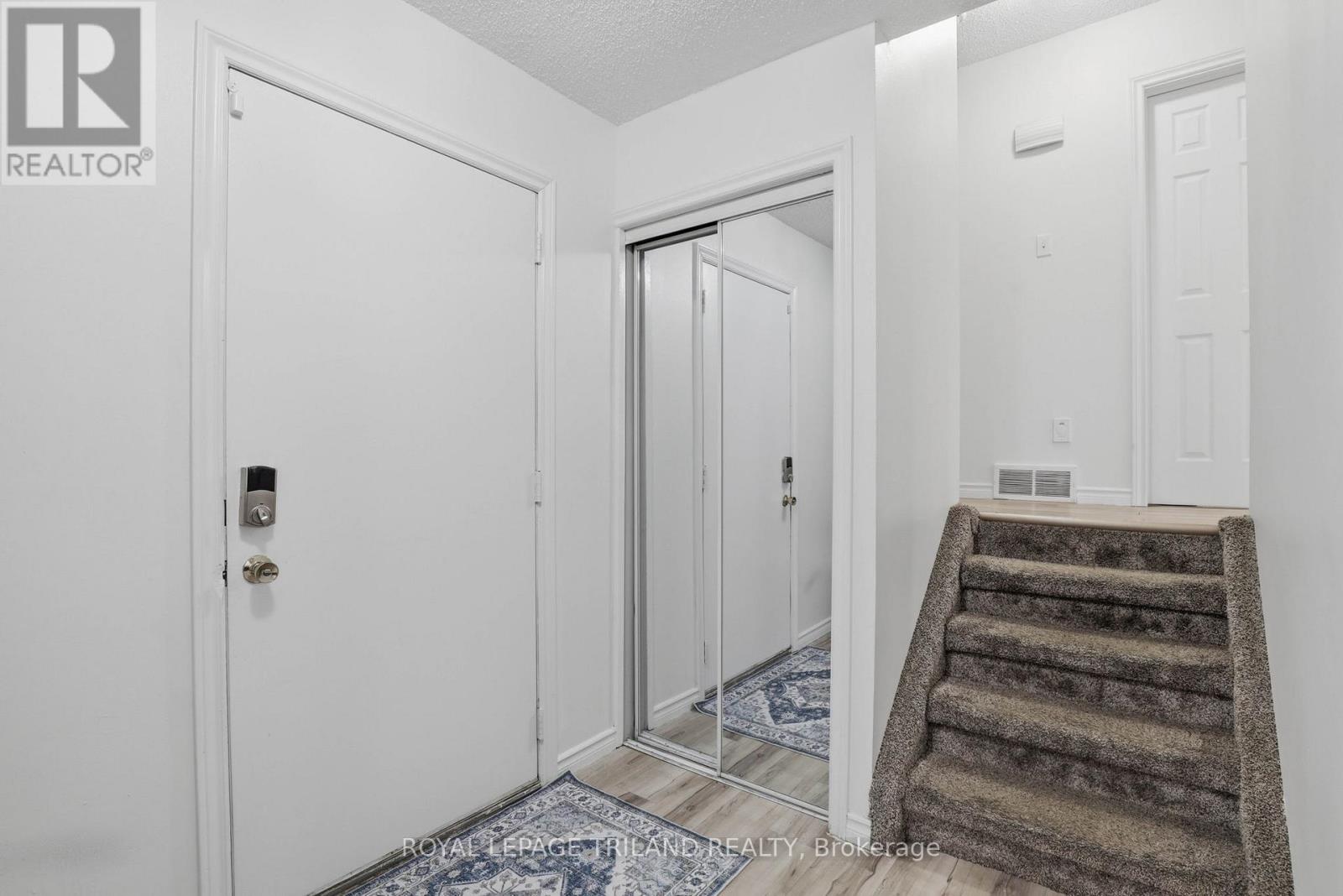18 Tumbleweed Crescent, London South, Ontario  N6E 2N7 - Photo 5 - X13095012