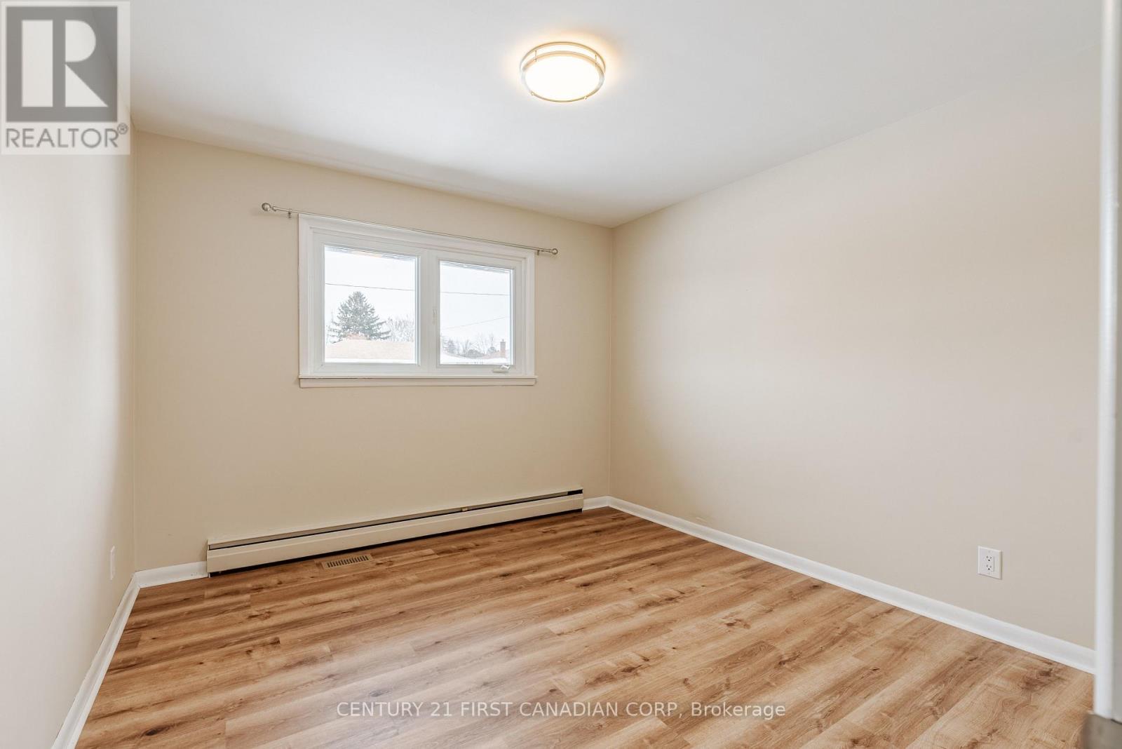 Upper - 177 Myrtle Street, St. Thomas, Ontario  N5R 2G8 - Photo 18 - X13095028