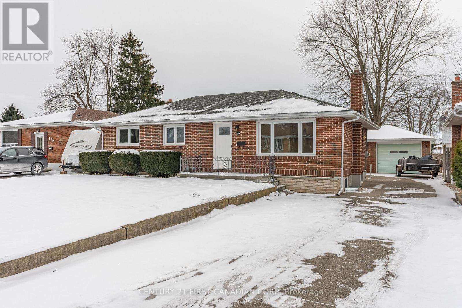 Upper - 177 Myrtle Street, St. Thomas, Ontario  N5R 2G8 - Photo 2 - X13095028