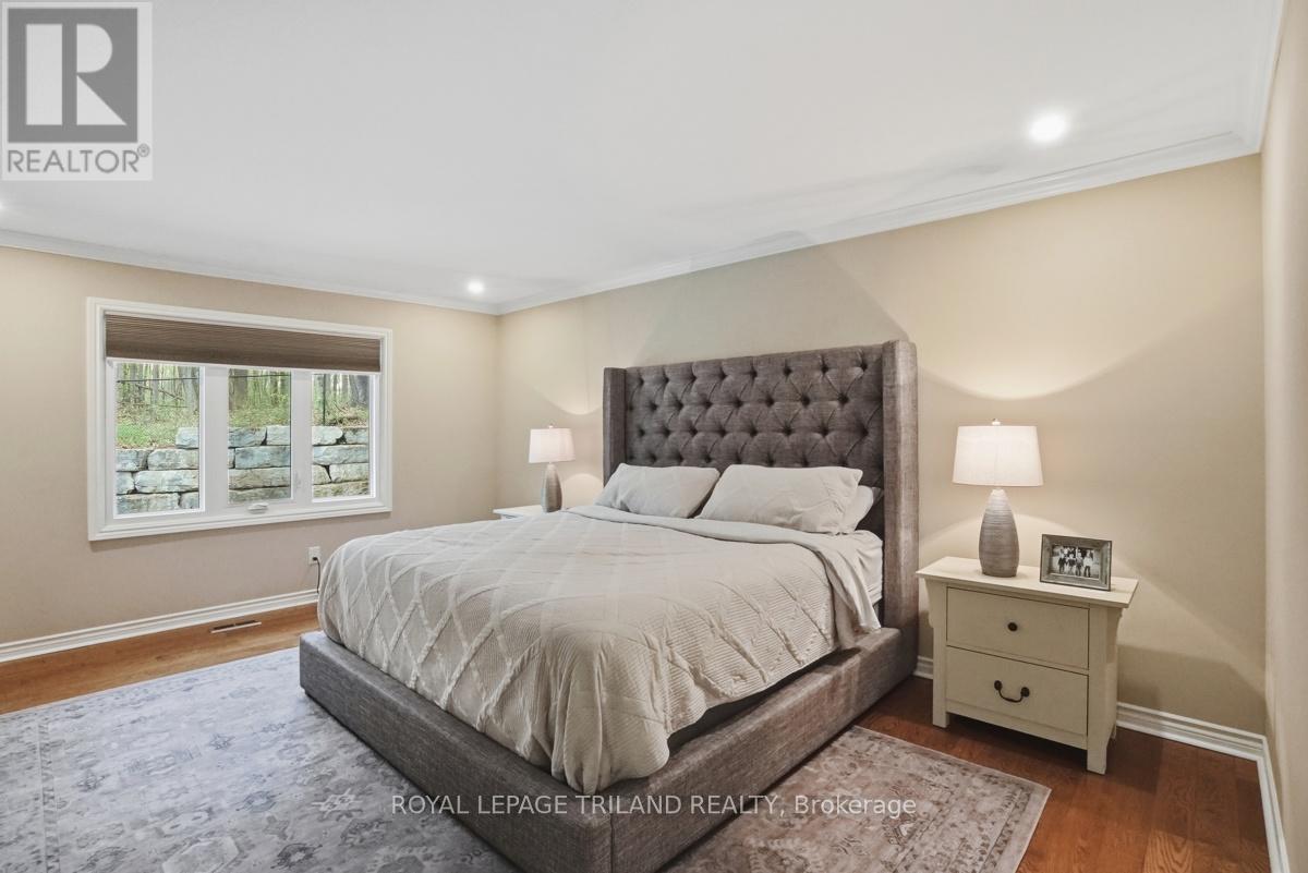 42 Mapleton Place, London South, Ontario  N6K 4A6 - Photo 15 - X13095226