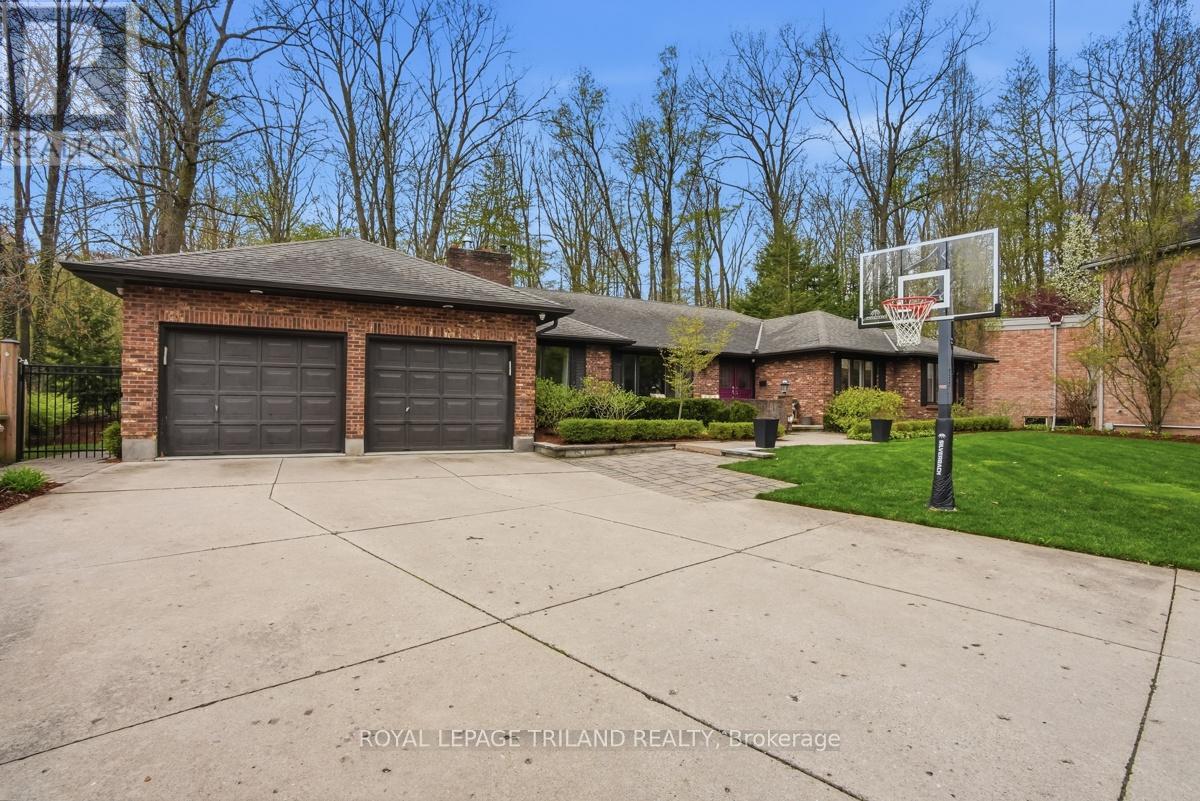42 Mapleton Place, London South, Ontario  N6K 4A6 - Photo 2 - X13095226