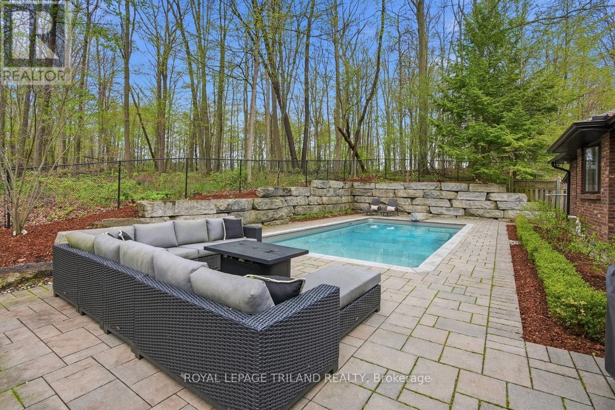 42 Mapleton Place, London South, Ontario  N6K 4A6 - Photo 40 - X13095226