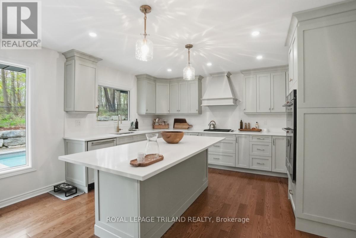 42 Mapleton Place, London South, Ontario  N6K 4A6 - Photo 9 - X13095226