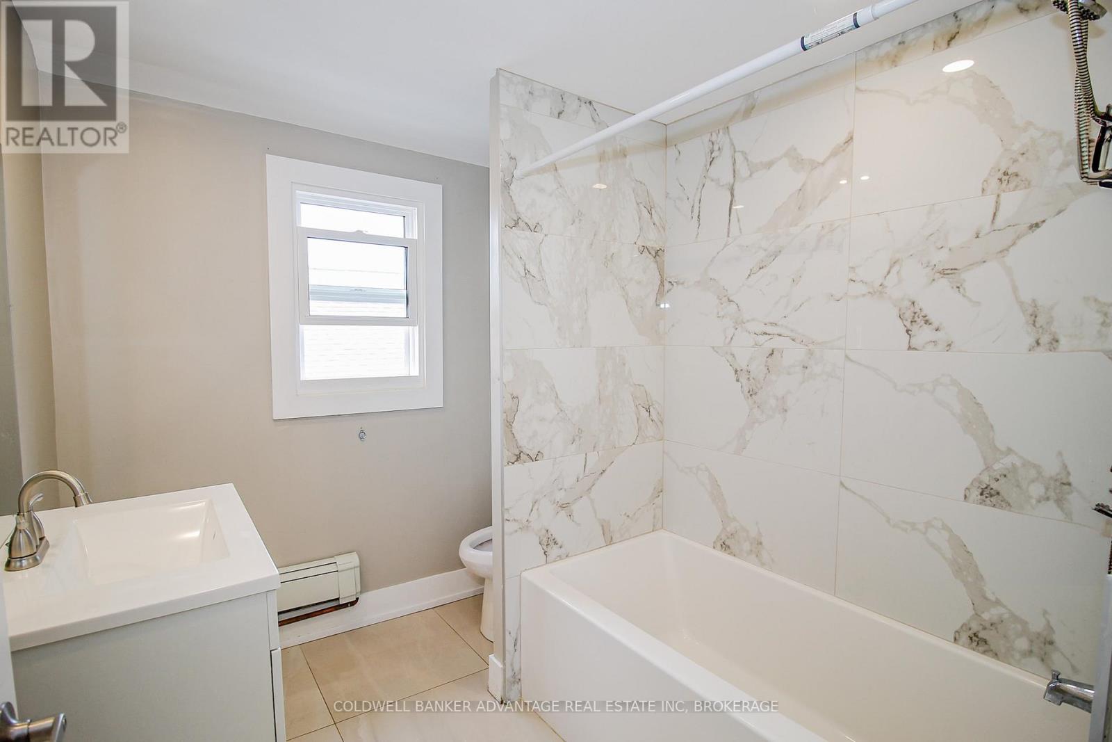 Upper - 181 Welland Street, Port Colborne, Ontario  L3K 1V2 - Photo 7 - X12813660