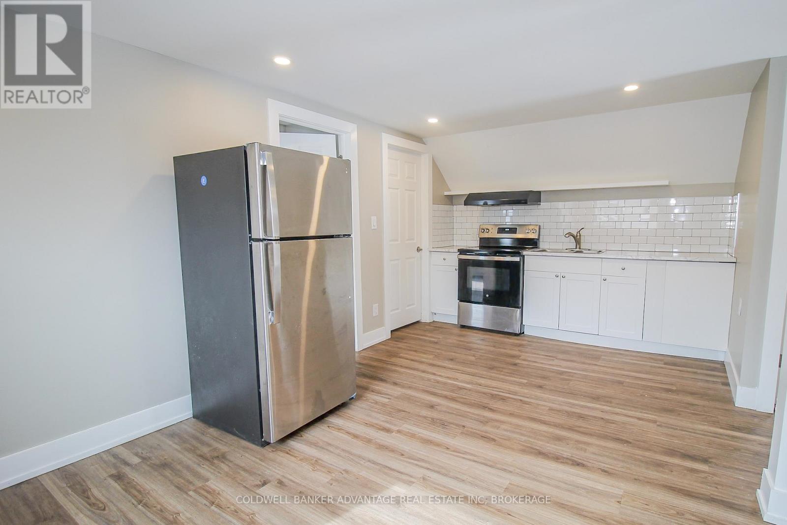 Upper - 181 Welland Street, Port Colborne, Ontario  L3K 1V2 - Photo 5 - X12813660