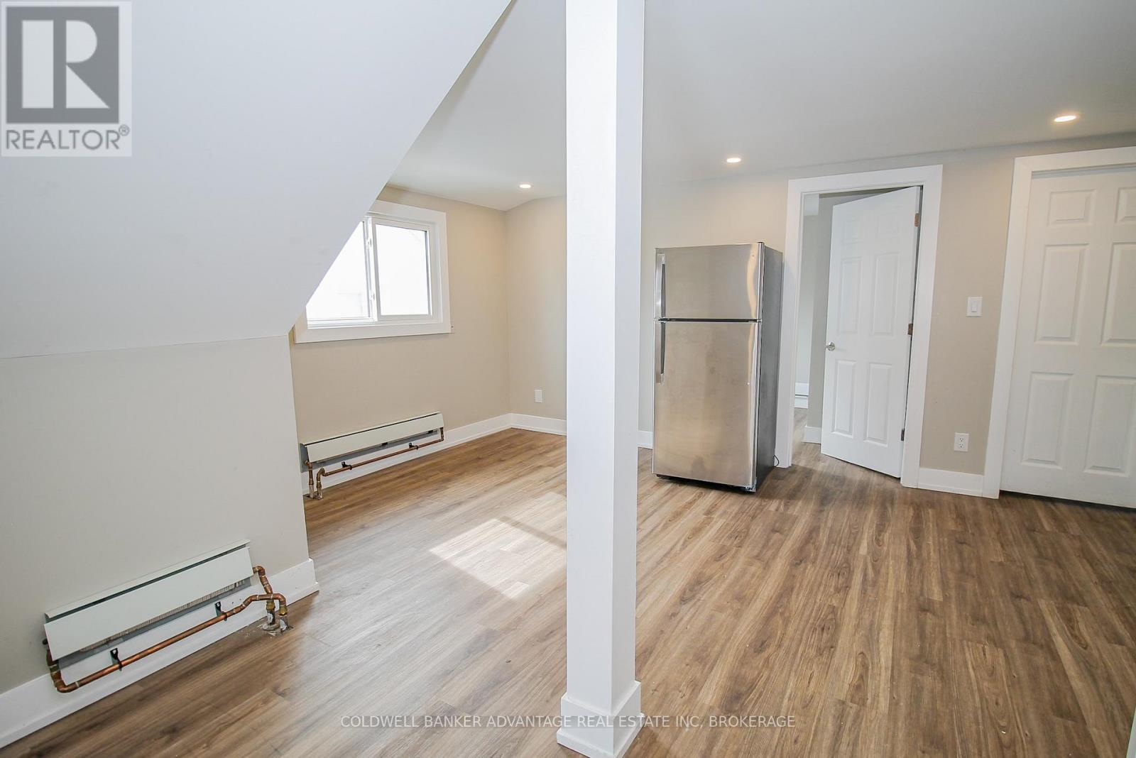 Upper - 181 Welland Street, Port Colborne, Ontario  L3K 1V2 - Photo 2 - X12813660