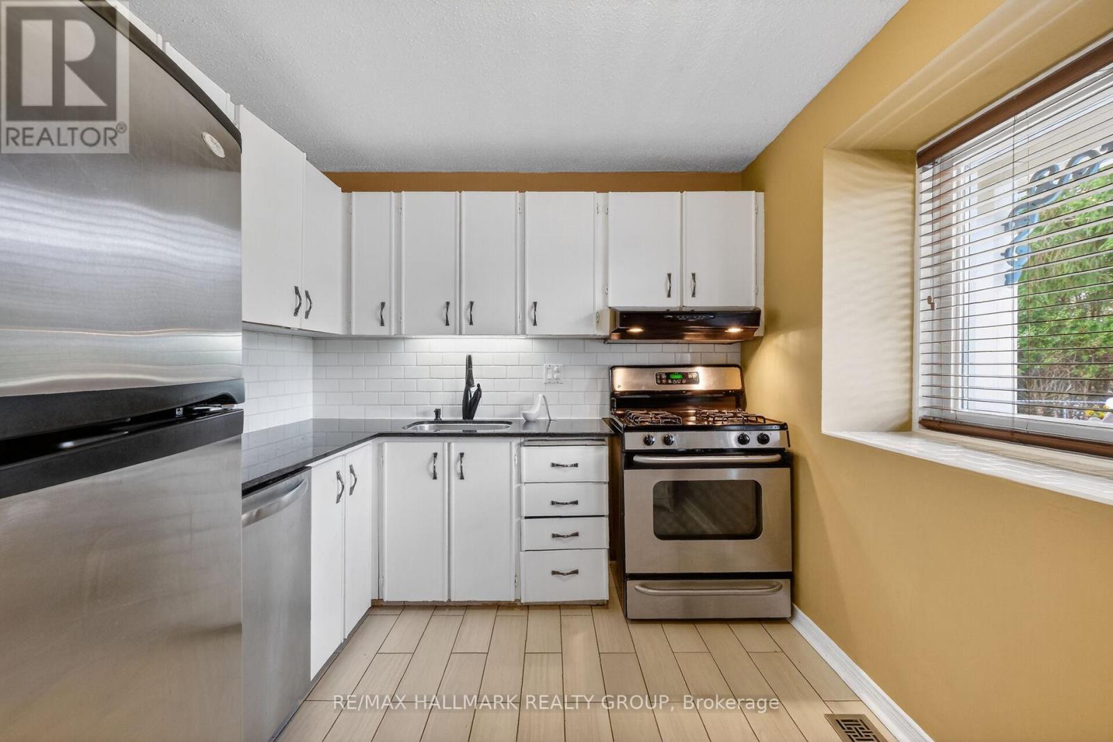 309 Des Epinettes Avenue, Ottawa, Ontario  K1E 2P1 - Photo 5 - X13095064