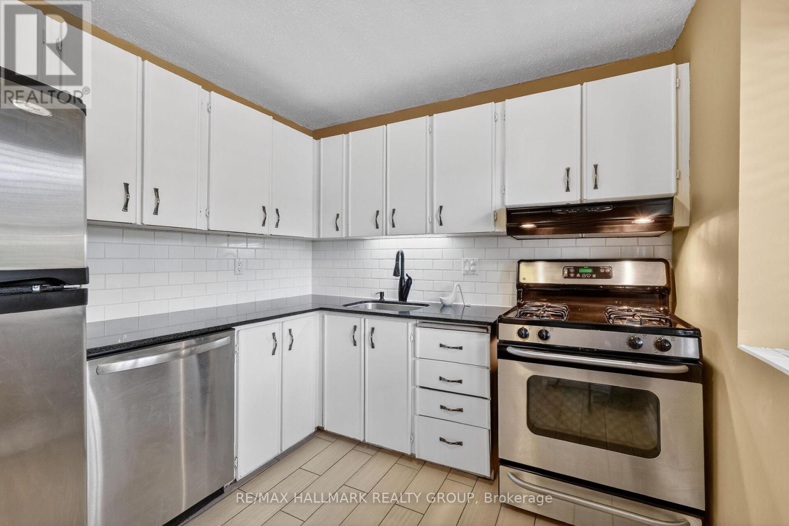 309 Des Epinettes Avenue, Ottawa, Ontario  K1E 2P1 - Photo 6 - X13095064