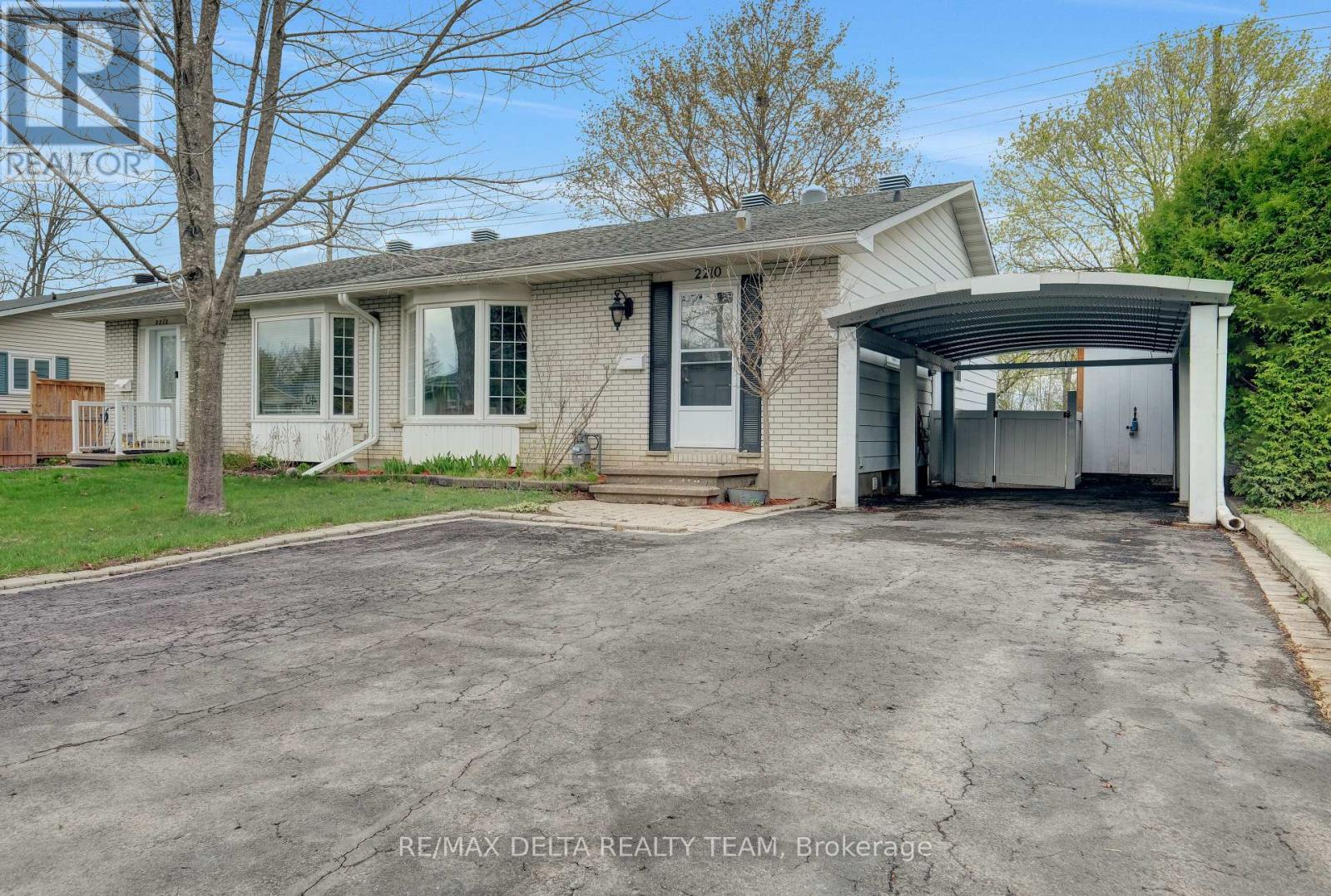 2210 BICKERTON AVENUE, Ottawa, Ontario