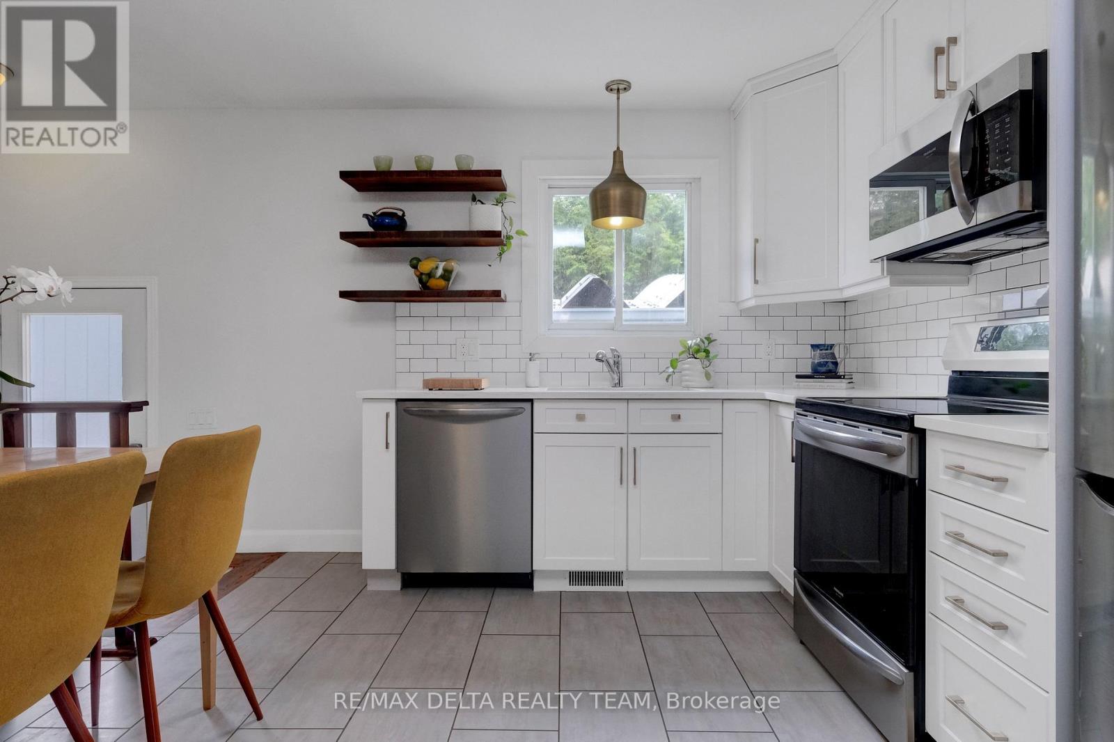 2210 Bickerton Avenue, Ottawa, Ontario  K1J 6Y3 - Photo 14 - X13095178