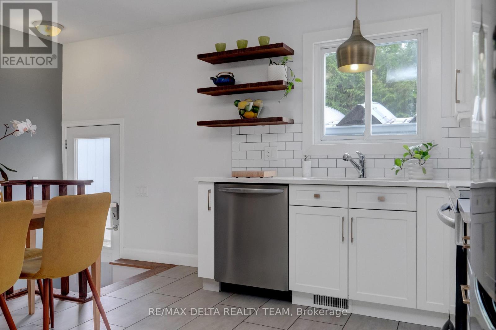 2210 Bickerton Avenue, Ottawa, Ontario  K1J 6Y3 - Photo 15 - X13095178