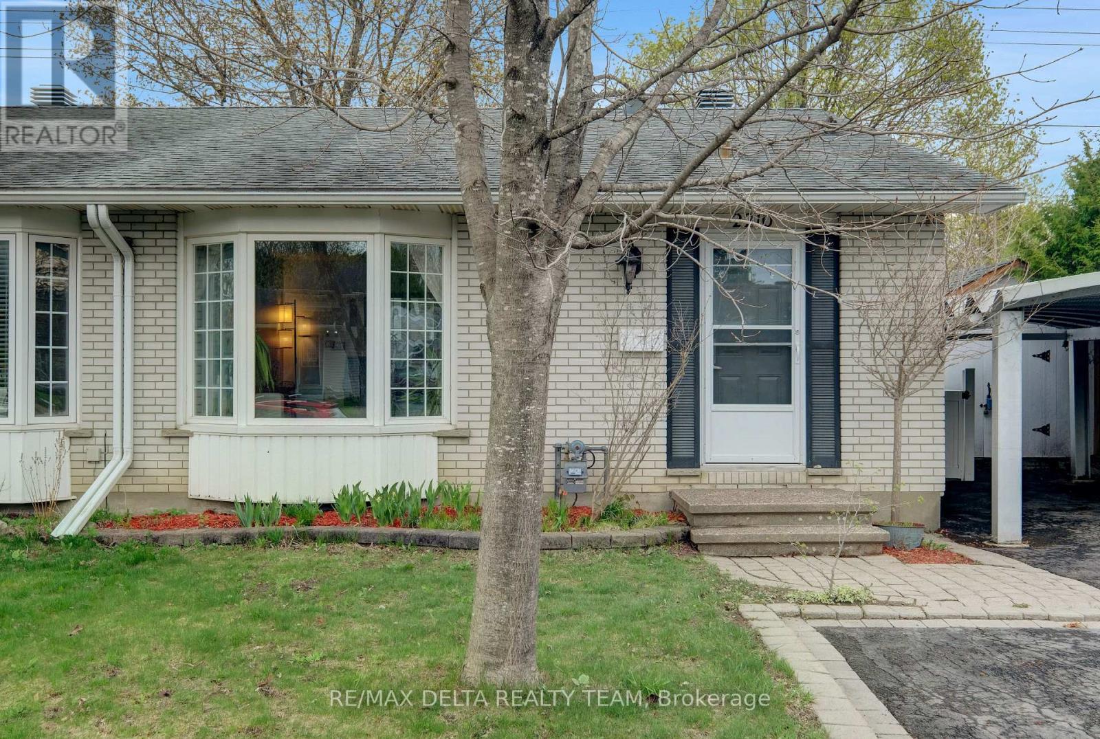 2210 Bickerton Avenue, Ottawa, Ontario  K1J 6Y3 - Photo 2 - X13095178