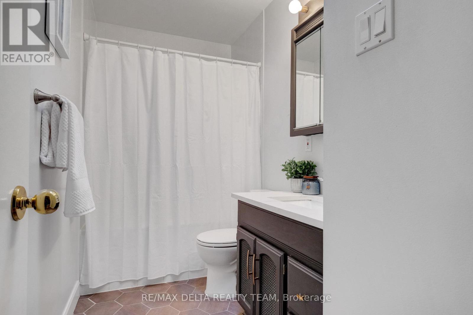 2210 Bickerton Avenue, Ottawa, Ontario  K1J 6Y3 - Photo 23 - X13095178