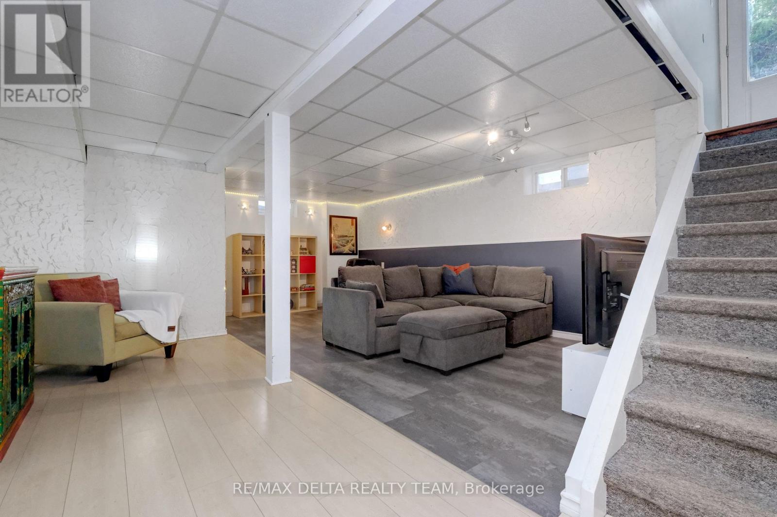 2210 Bickerton Avenue, Ottawa, Ontario  K1J 6Y3 - Photo 24 - X13095178