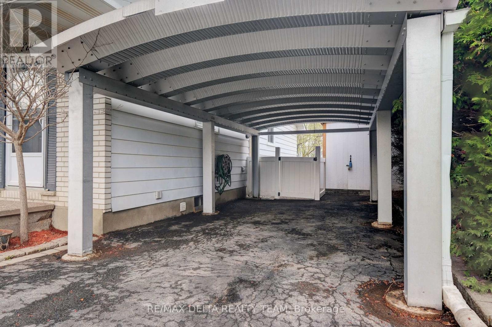 2210 Bickerton Avenue, Ottawa, Ontario  K1J 6Y3 - Photo 3 - X13095178