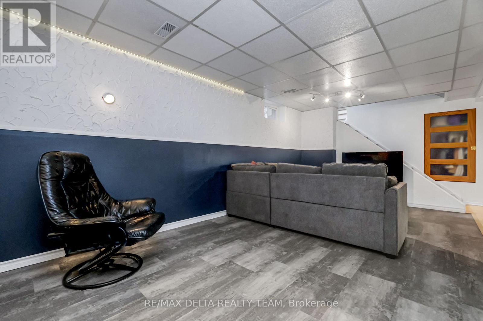 2210 Bickerton Avenue, Ottawa, Ontario  K1J 6Y3 - Photo 30 - X13095178