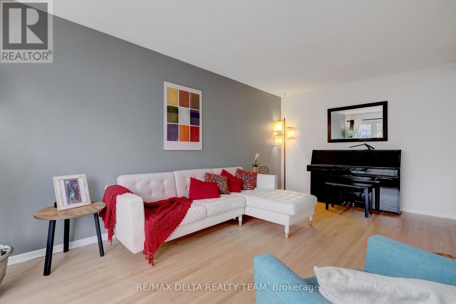 2210 Bickerton Avenue, Ottawa, Ontario  K1J 6Y3 - Photo 5 - X13095178