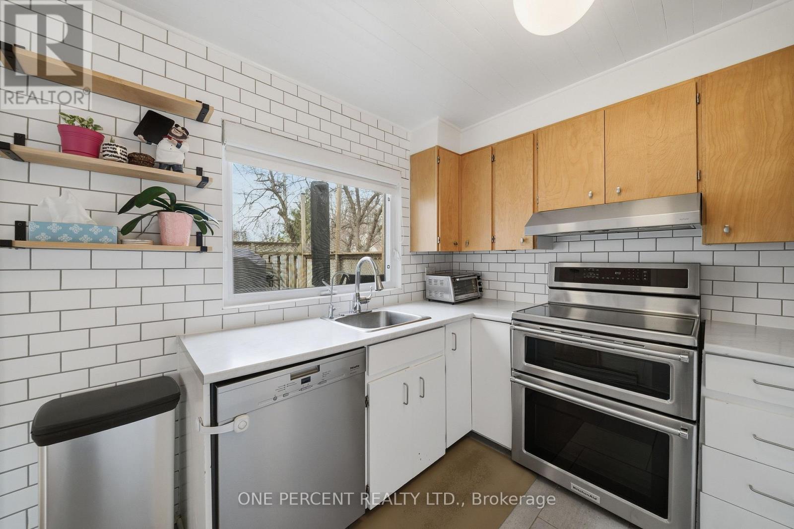 69 Burland Street, Ottawa, Ontario  K2B 6J9 - Photo 9 - X13095228