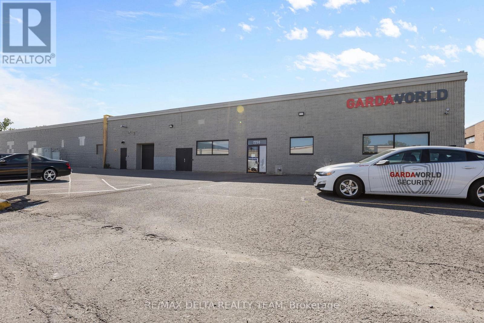 2250 GLADWIN CRESCENT, Ottawa, Ontario