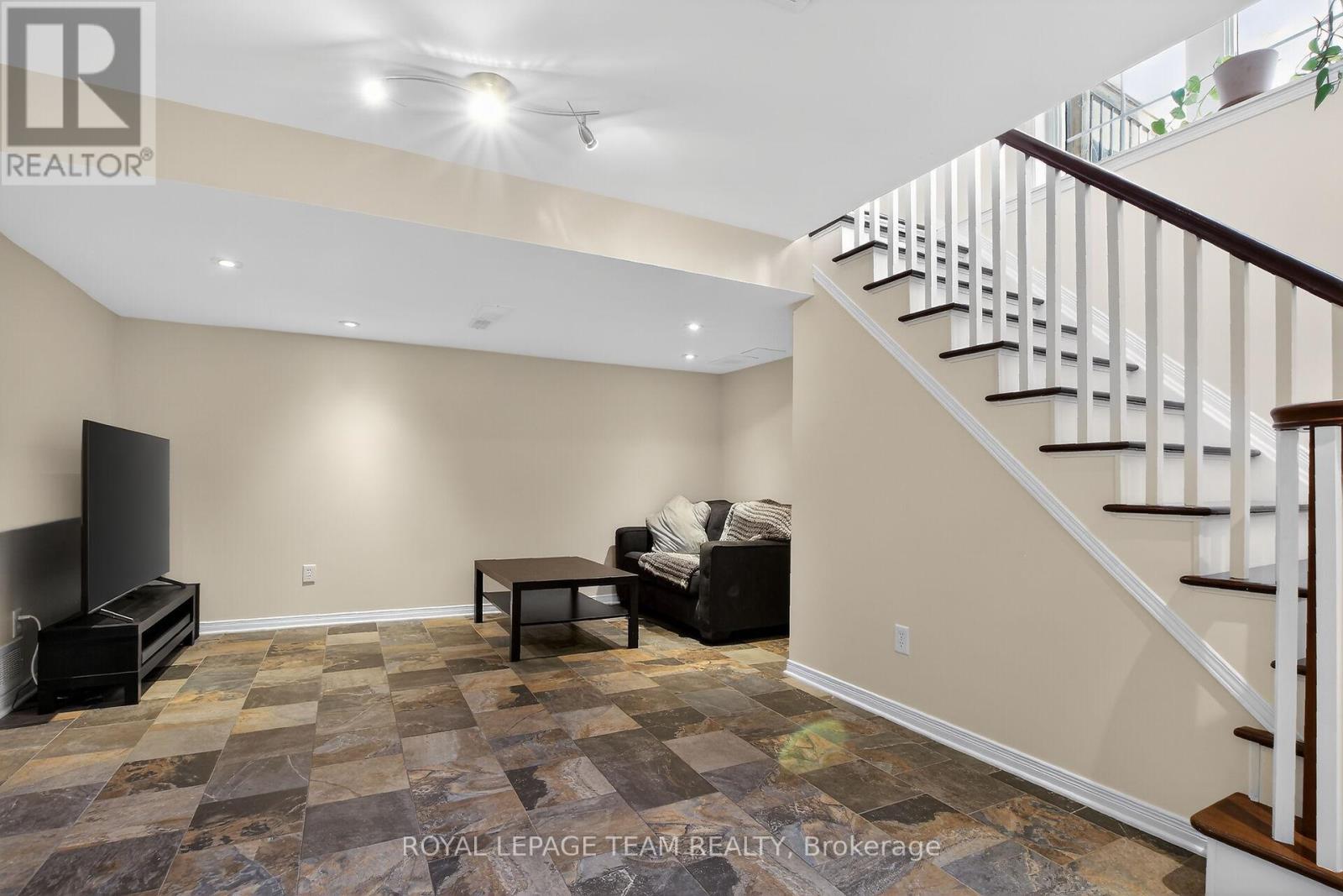 19 Goldthorpe Private, Ottawa, Ontario  K2J 5L6 - Photo 28 - X13095386