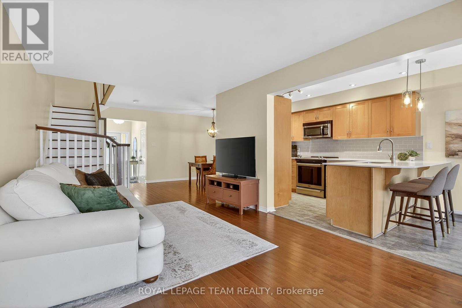 19 Goldthorpe Private, Ottawa, Ontario  K2J 5L6 - Photo 8 - X13095386