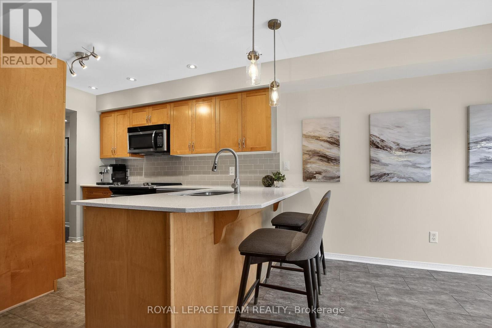 19 Goldthorpe Private, Ottawa, Ontario  K2J 5L6 - Photo 9 - X13095386