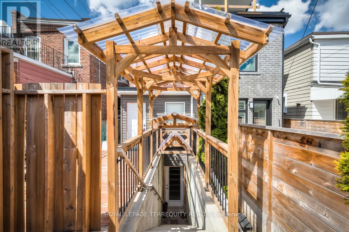 Bsmt - 665 Crawford Street, Toronto, Ontario  M6G 3K1 - Photo 1 - C13094920