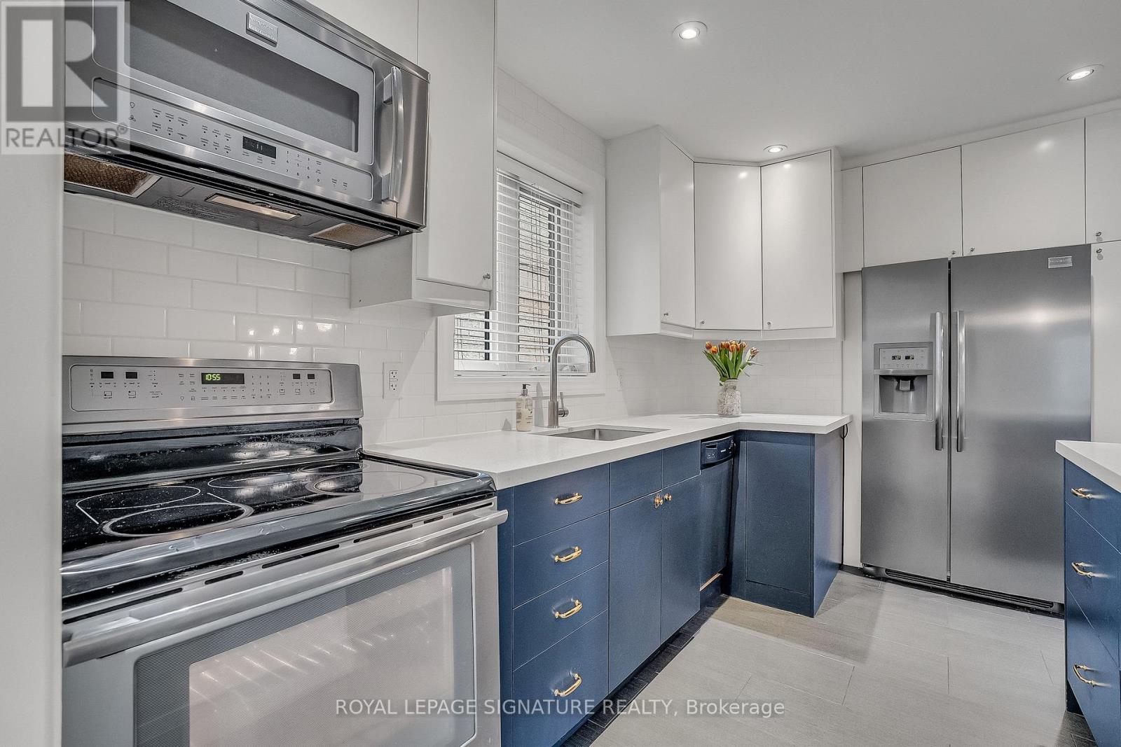 31 Burncrest Drive, Toronto, Ontario  M5M 2Z2 - Photo 14 - C13095122