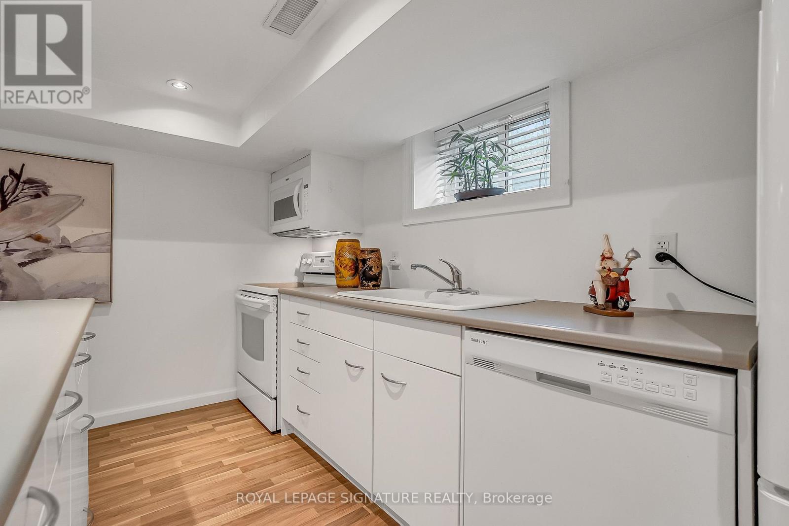 31 Burncrest Drive, Toronto, Ontario  M5M 2Z2 - Photo 27 - C13095122