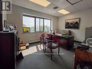 Upper - 64 Vaughan Road, Toronto, Ontario  M6G 2N4 - Photo 10 - C13095302