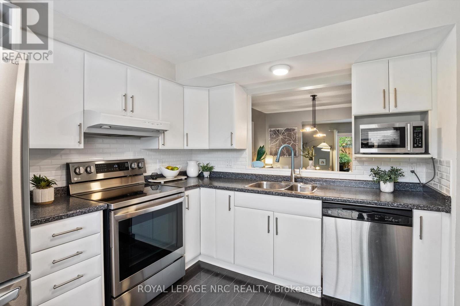 50 Lakeshore Road, St. Catharines, Ontario  L2N 6P8 - Photo 10 - X13095024