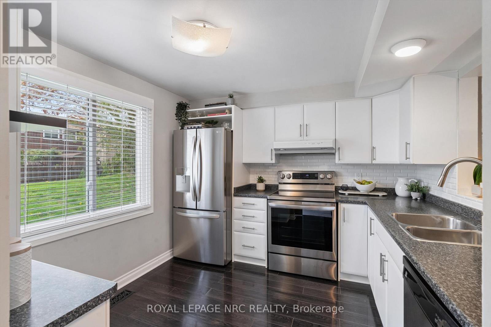 50 Lakeshore Road, St. Catharines, Ontario  L2N 6P8 - Photo 8 - X13095024