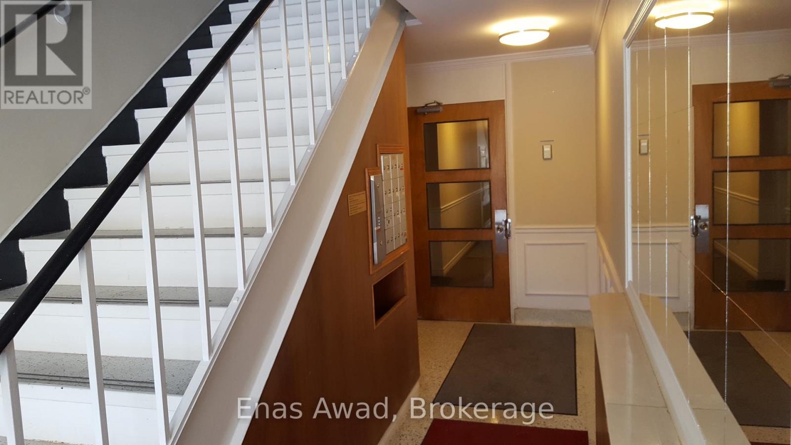 3 - 111 Crichton Street, Ottawa, Ontario  K1M 1V8 - Photo 2 - X13095088