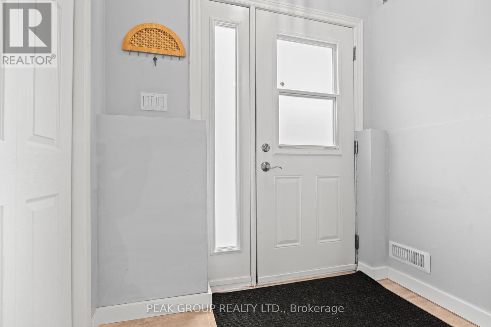 26 Tara Crescent, Thorold, Ontario  L2V 4M1 - Photo 5 - X13095334