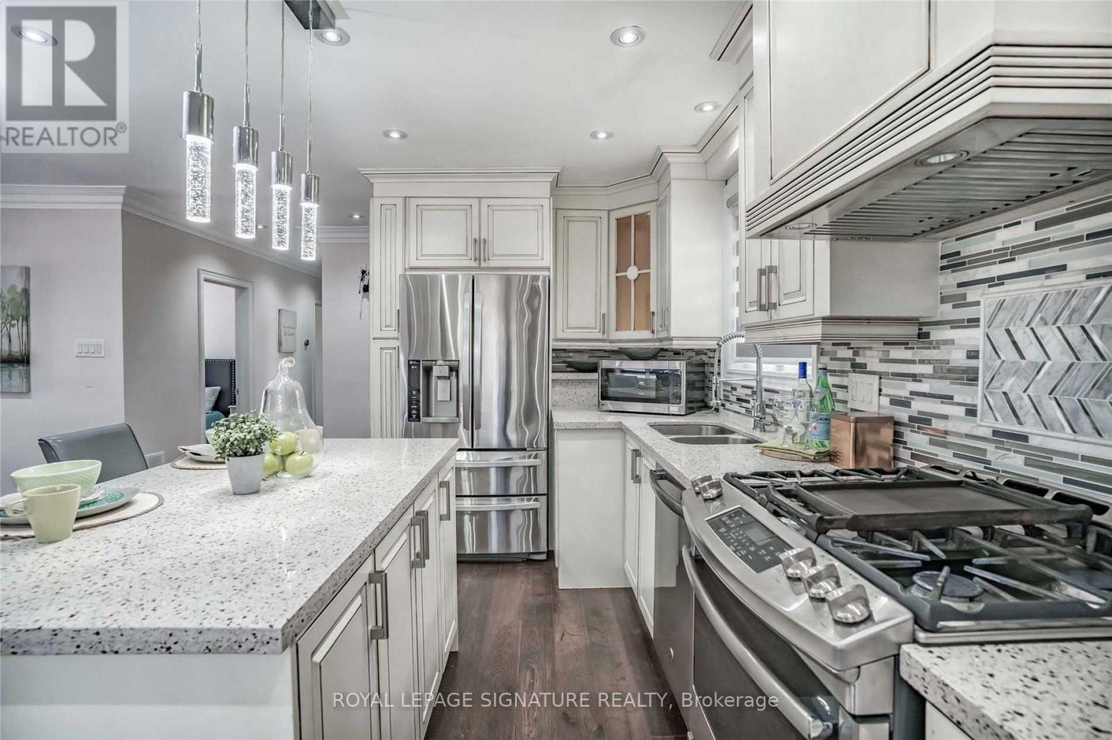 Main - 14 Milford Haven Drive, Toronto, Ontario  M1G 3G6 - Photo 7 - E13095014