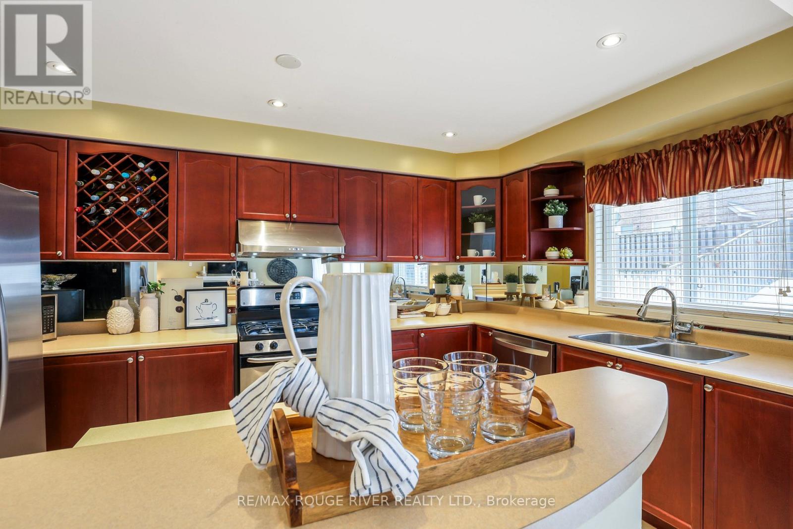 14 Clapperton Drive, Ajax, Ontario  L1T 4X9 - Photo 14 - E13095086