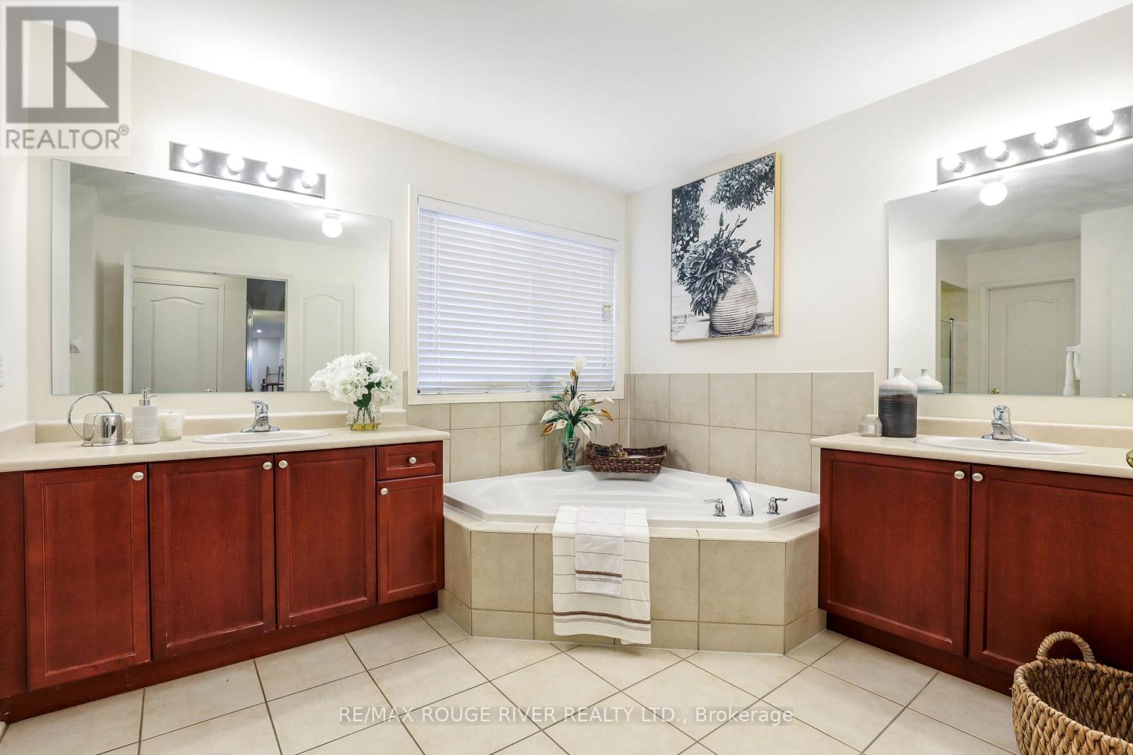 14 Clapperton Drive, Ajax, Ontario  L1T 4X9 - Photo 23 - E13095086