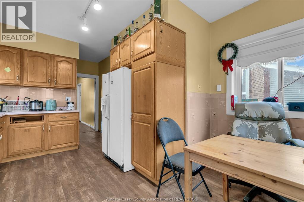 369 Rankin, Windsor, Ontario  N9B 2R6 - Photo 8 - 26010335