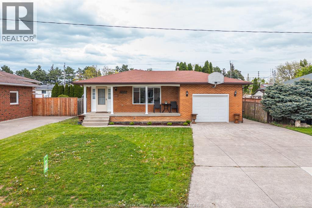 2958 LLYOD GEORGE BOULEVARD, Windsor, Ontario