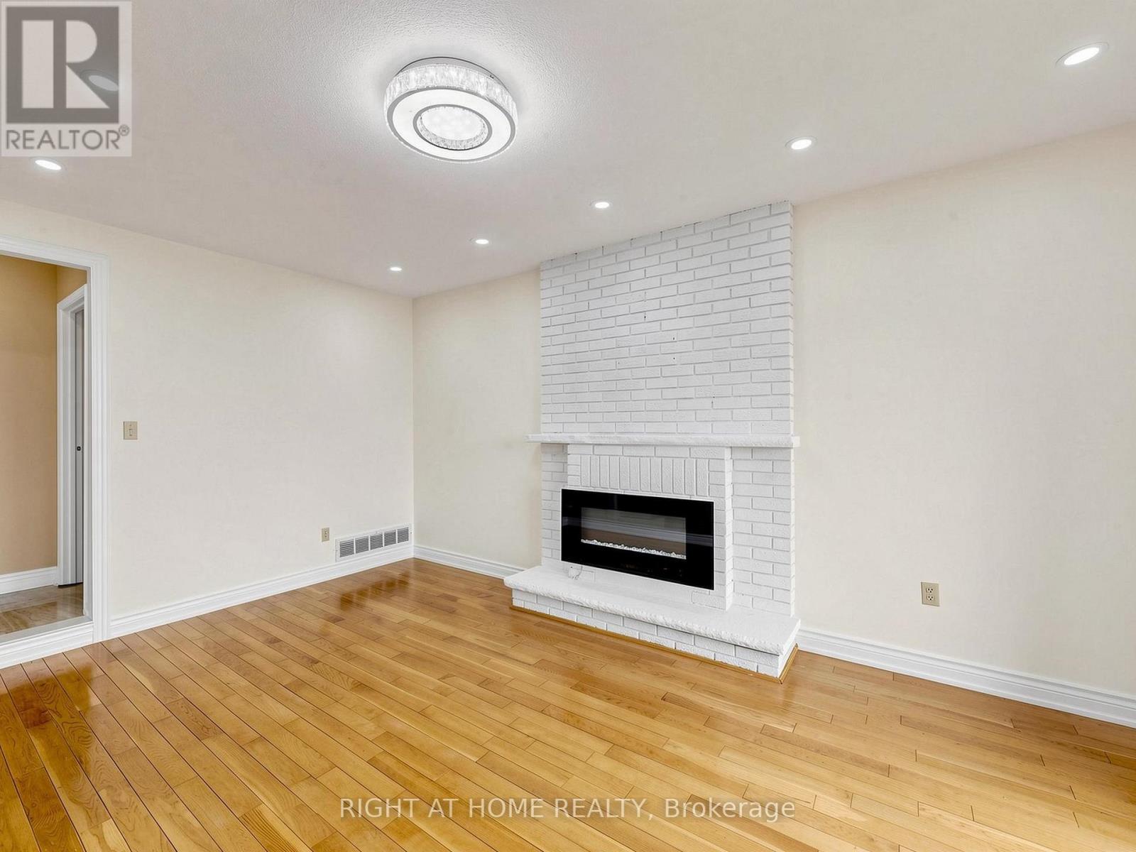 86 Howlett Avenue, Newmarket, Ontario  L3Y 5S5 - Photo 13 - N13094996