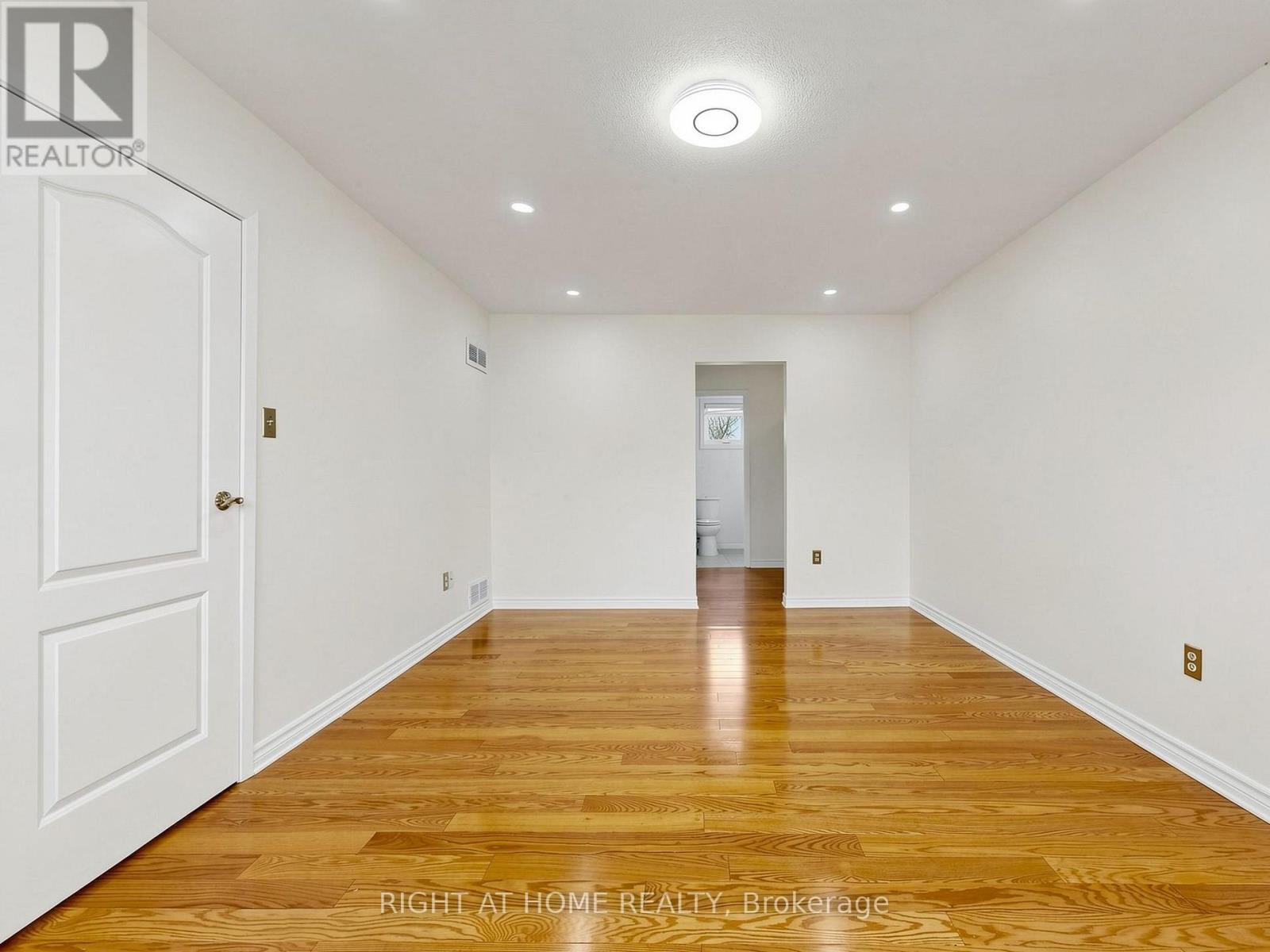 86 Howlett Avenue, Newmarket, Ontario  L3Y 5S5 - Photo 29 - N13094996