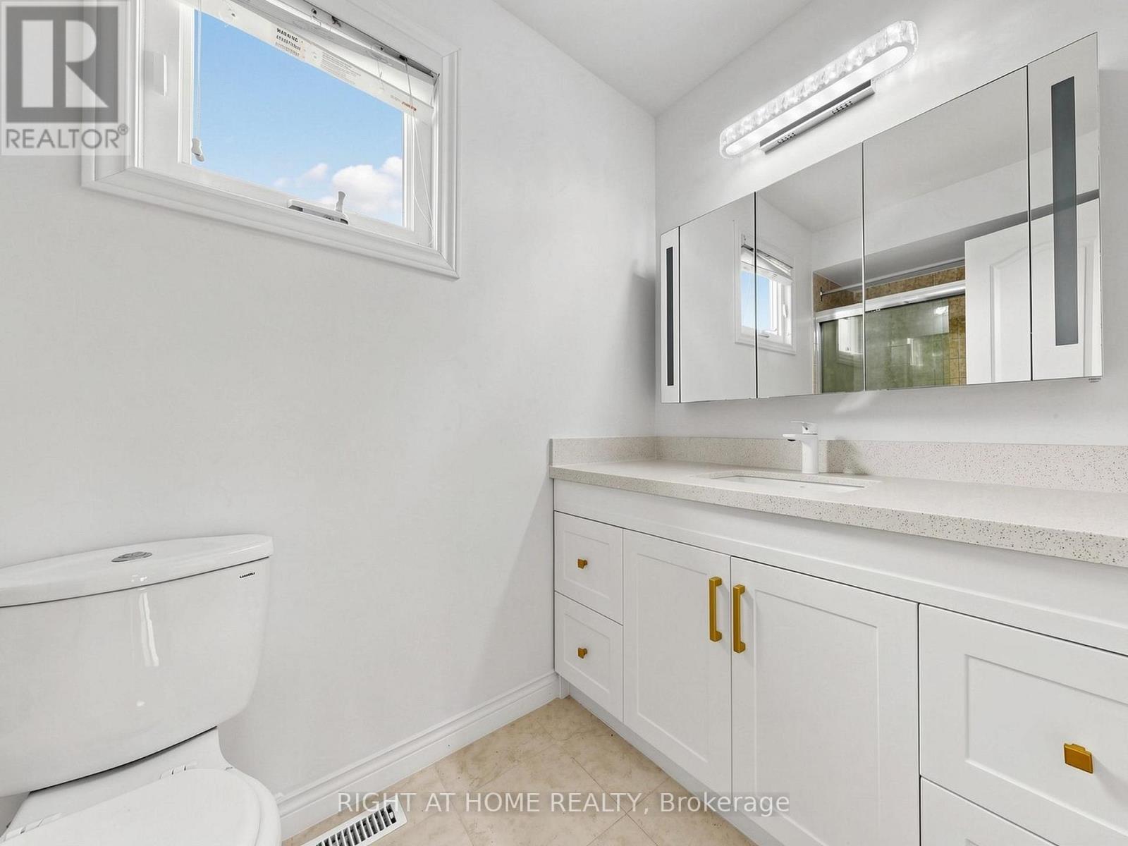 86 Howlett Avenue, Newmarket, Ontario  L3Y 5S5 - Photo 30 - N13094996