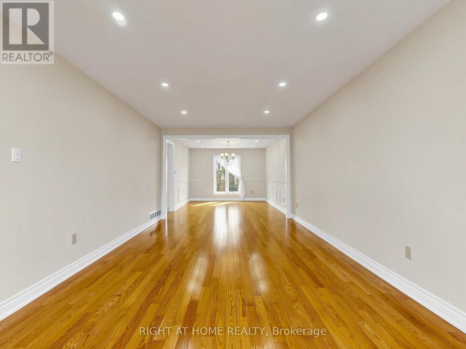 86 Howlett Avenue, Newmarket, Ontario  L3Y 5S5 - Photo 8 - N13094996