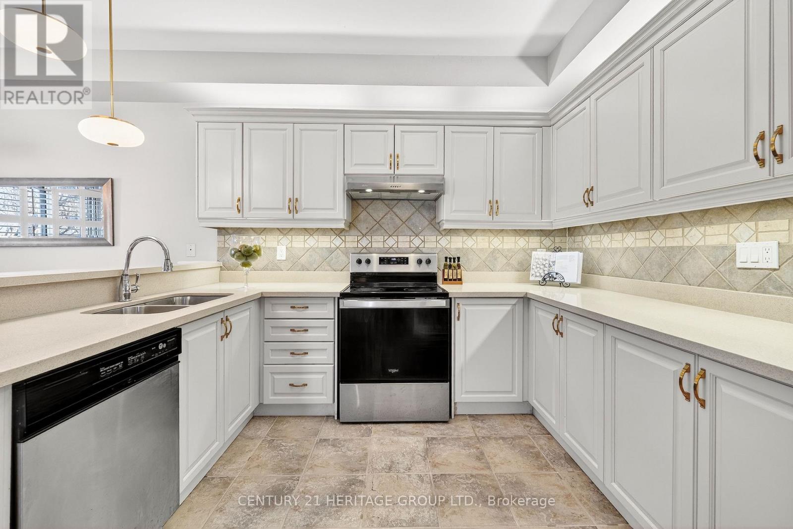 2 Adam Ernst Court, Vaughan, Ontario  L4H 2S5 - Photo 11 - N13095044