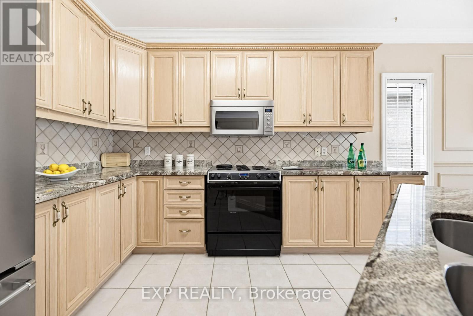 126 Carmela Avenue, Richmond Hill, Ontario  L4E 2V6 - Photo 14 - N13095182