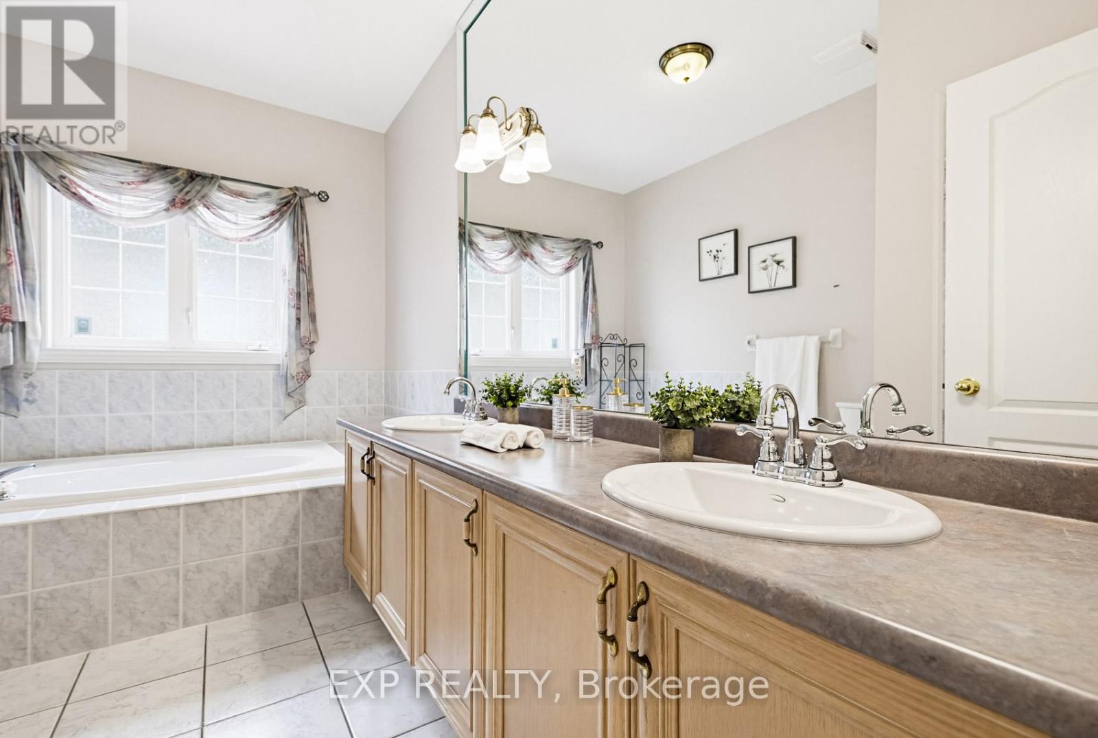 126 Carmela Avenue, Richmond Hill, Ontario  L4E 2V6 - Photo 28 - N13095182